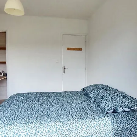 Maison Individuelle Avec Jardin, Au Calme